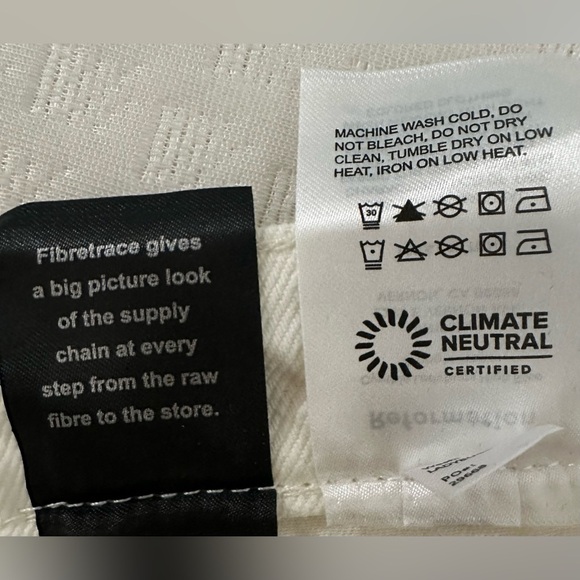 Reformation Ladybugs High Rise Straight Jeans size 28
NWT - Picture 9 of 16